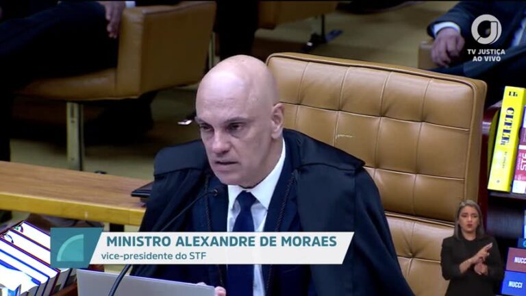 Alexandre de Moraes nega monitoramento e questiona decisões de André Mendonça no STF