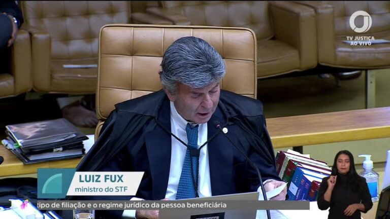 Luiz Fux defende equiparação entre maternidade biológica e adotiva e uniformização de licença
